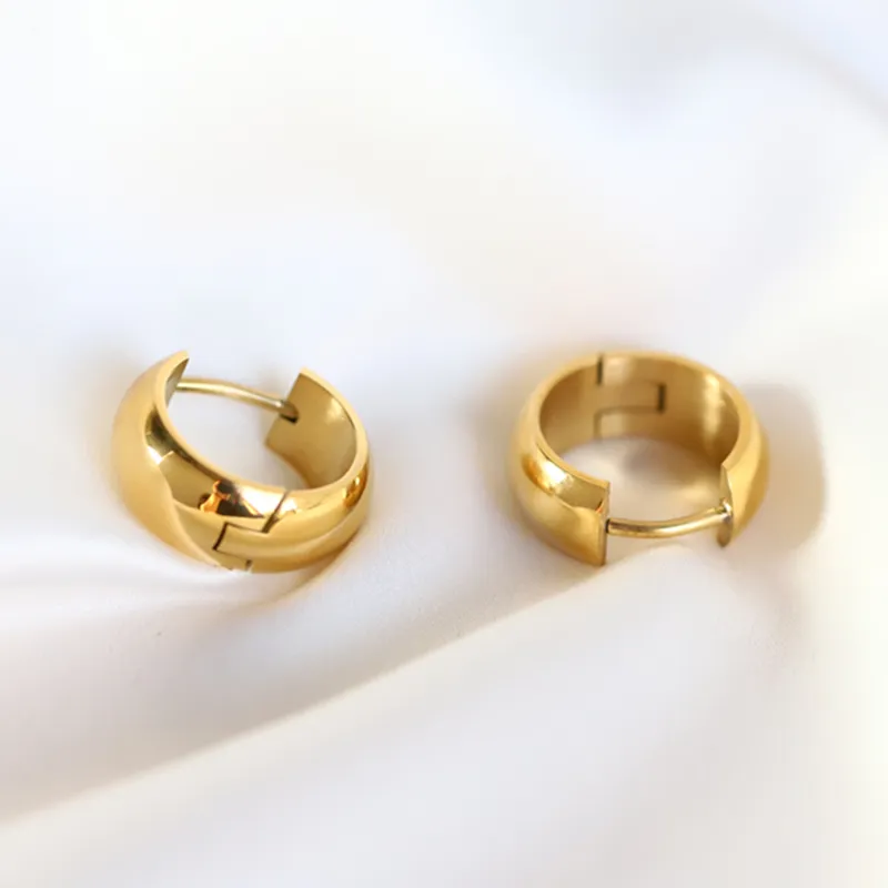 Tori Small Hoops
